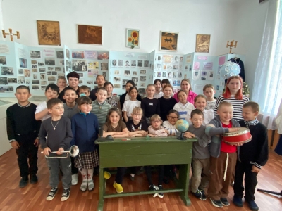 Посещение музея в День пионерии.